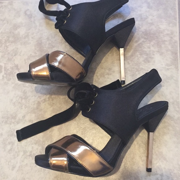 Tory Burch heels - Picture 2 of 6